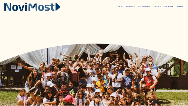 Screenshot of the Novi Most International website