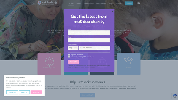 Screenshot of the ME & Dee website