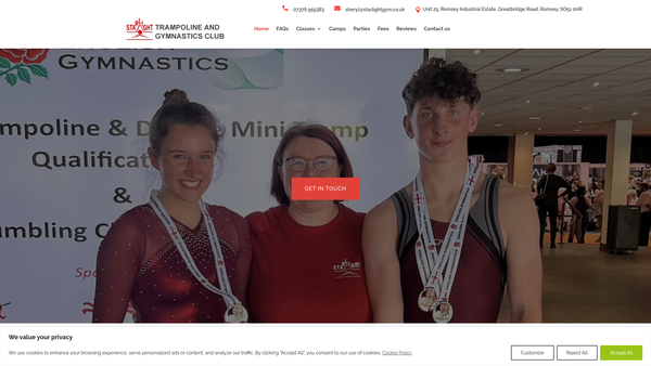 Screenshot of the Starlight Crew website