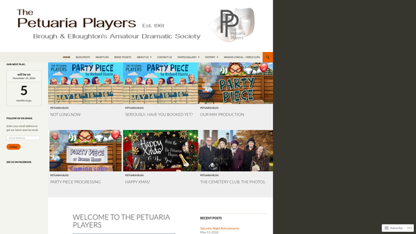 Screenshot of the The Petuaria Players website