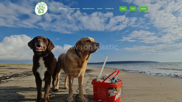 Screenshot of the Paws on Plastic website